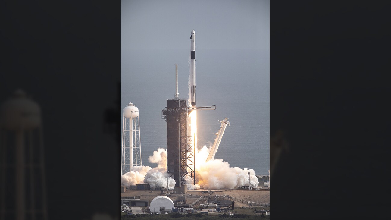 AMONG THE STARS - A SpaceX Falcon 9 rocket lifts off from Launch Complex 39A at NASA’s Kennedy Space Center in Florida at 10:30 a.m. EST on Jan. 19, 2020, carrying the Crew Dragon spacecraft on the company’s uncrewed In-Flight Abort Test. The flight test demonstrated the spacecraft’s escape capabilities in preparation for crewed flights to the International Space Station as part of the agency’s Commercial Crew Program. (NASA/Glenn Benson)