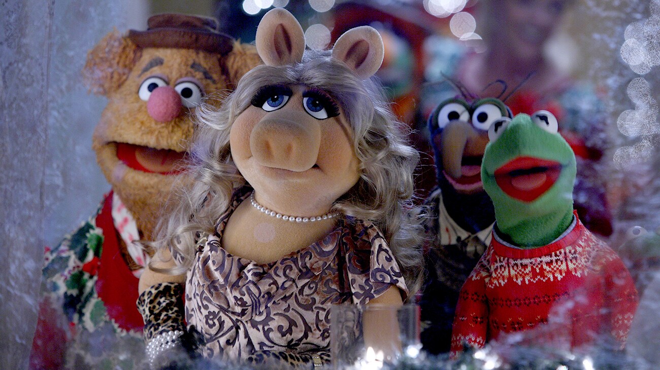 Fozzie Bear, Ms. Piggy, Gonzo, and Kermit the Frog