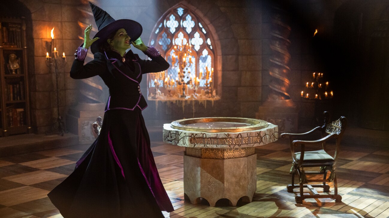 Agatha Harkness (Kathryn Hahn) in Marvel Television's AGATHA ALL ALONG, exclusively on Disney+. Photo courtesy of Marvel Television. © 2024 MARVEL.