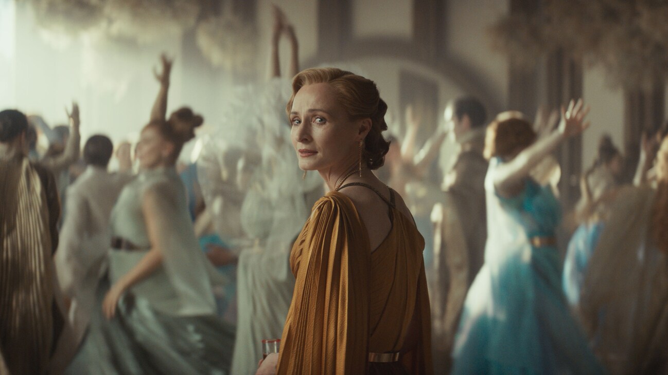 Mon Mothma (Genevieve O'Reilly) in Lucasfilm's ANDOR Season 2, exclusively on Disney+. ©2025 Lucasfilm Ltd. & TM. All Rights Reserved.