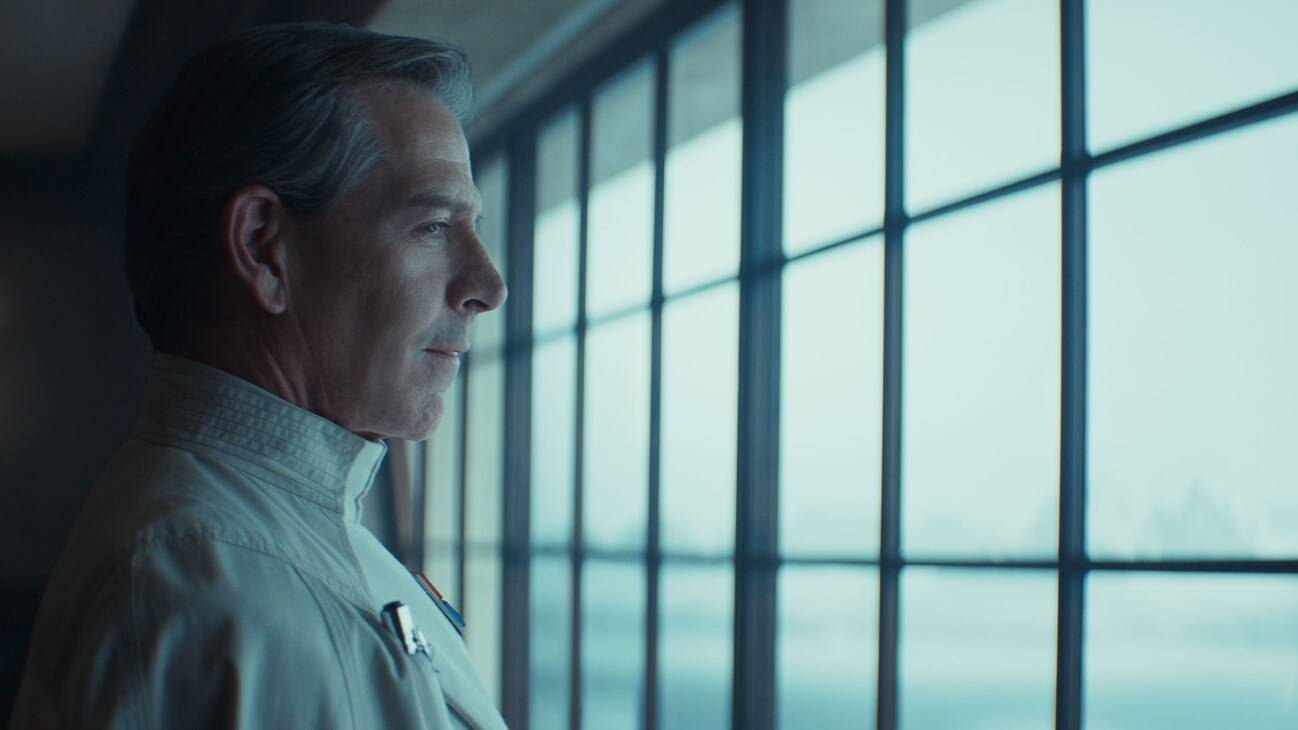 Director Orson Krennic (Ben Mendelsohn) in Lucasfilm's ANDOR Season 2, exclusively on Disney+. ©2025 Lucasfilm Ltd. & TM. All Rights Reserved