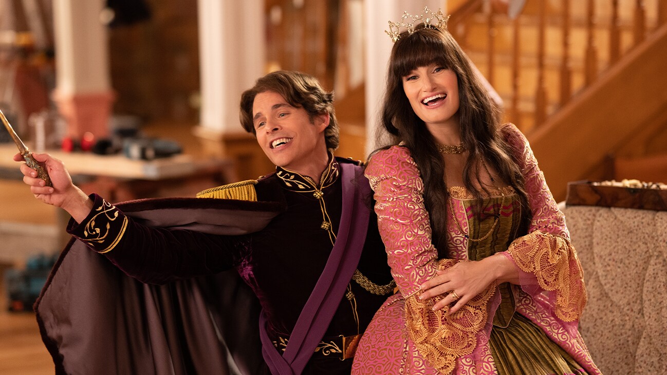 (L-R): James Marsden as Prince Edward and Idina Menzel as Nancy Tremaine in Disney's live-action DISENCHANTED, exclusively on Disney+. Photo by Jonathan Hession. © 2022 Disney Enterprises, Inc. All Rights Reserved.