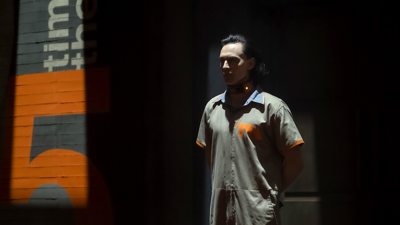 Loki (Tom Hiddleston) in Marvel Studios' LOKI exclusively on Disney+. Photo by Chuck Zlotnick. ©Marvel Studios 2021. All Rights Reserved.