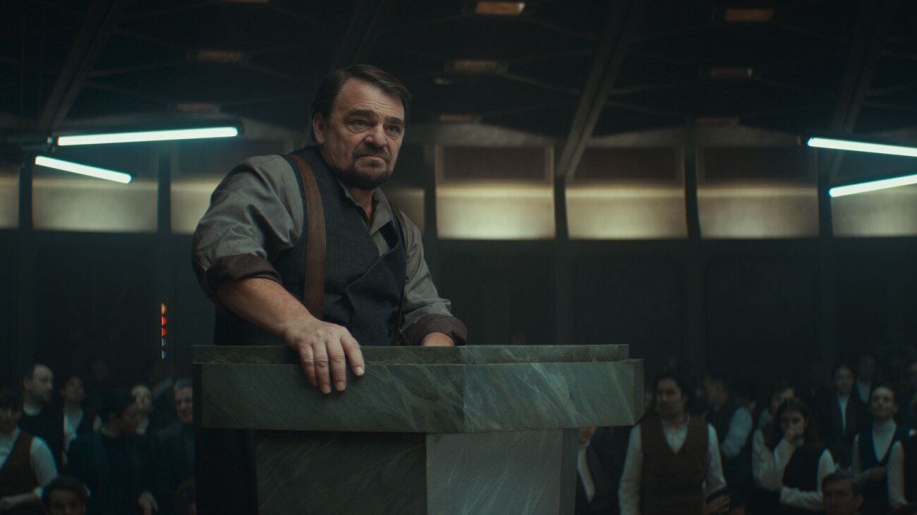 Lezine (Thierry Godard) in Lucasfilm's ANDOR Season 2, exclusively on Disney+. Photo courtesy of Lucasfilm. ©2025 Lucasfilm Ltd. & TM. All Rights Reserved.