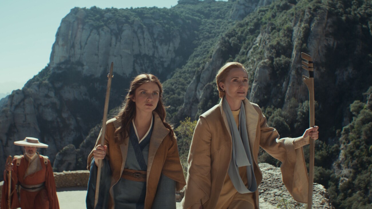(L-R) Vel Sartha (Faye Marsay) and Mon Mothma (Genevieve O'Reilly) in Lucasfilm's ANDOR Season 2, exclusively on Disney+. Photo courtesy of Lucasfilm. ©2025 Lucasfilm Ltd. & TM. All Rights Reserved.