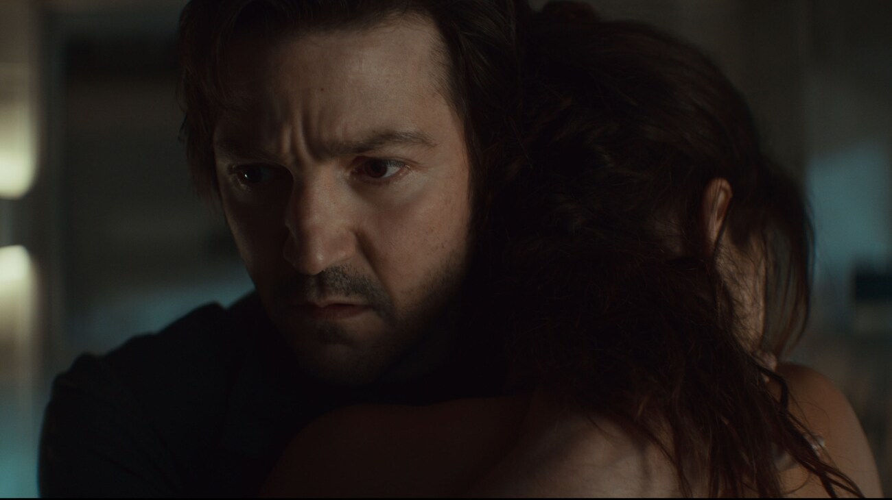 (L-R): Andor (Diego Luna) and Bix Caleen (Adria Arjona) in Lucasfilm's ANDOR Season 2, exclusively on Disney+. ©2025 Lucasfilm Ltd. & TM. All Rights Reserved.