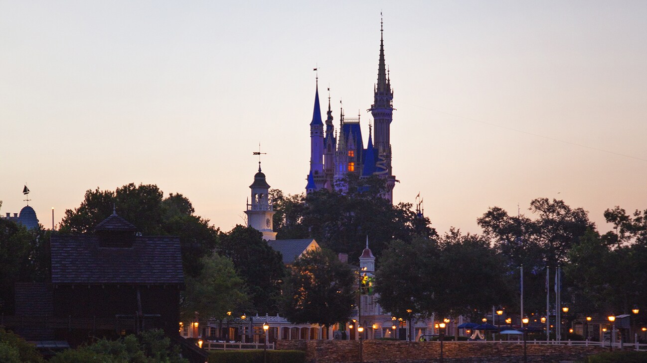 Image of the Cinderella Castle at Disney World as sunset.