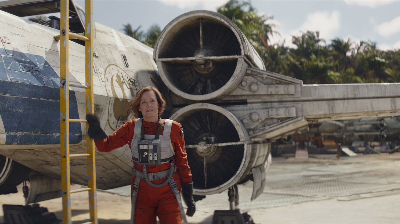 Colonel Ward (Sigourney Weaver) in Lucasfilm's THE MANDALORIAN AND GROGU. Photo courtesy of Lucasfilm. © 2026 Lucasfilm Ltd™. All Rights Reserved.