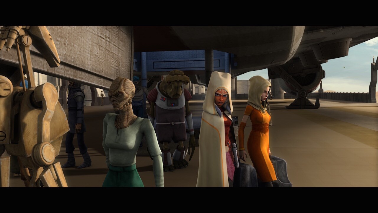 The battle droids that deal with newcomers to Raxus are remarkably polite.