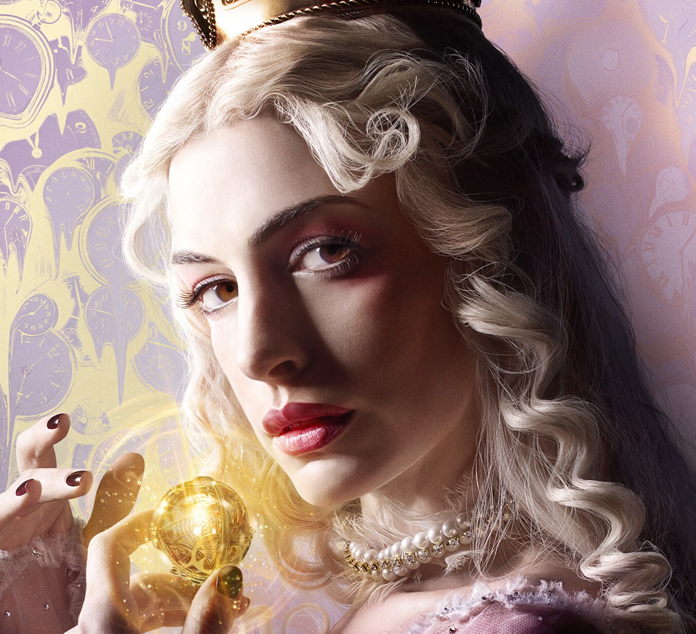 Anne Hathaway returns as Mirana, the mild mannered and kind White Queen. She is the beautiful you...