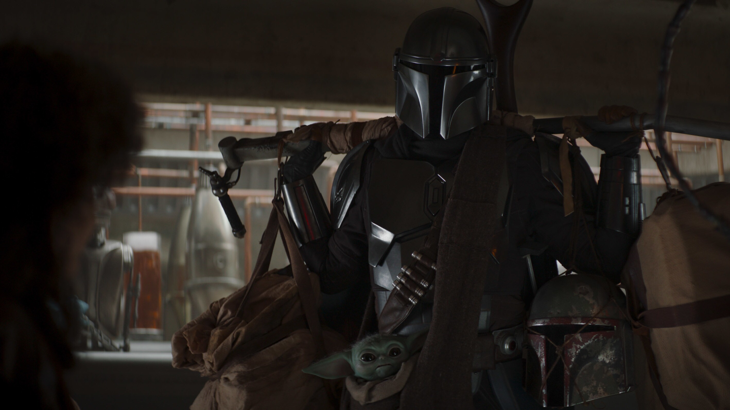 (L-R): Peli Motto (Amy Sedaris), the Mandalorian (Pedro Pascal) and The Child in Lucasfilm's THE MANDALORIAN, season two, exclusively on Disney+. © 2020 Lucasfilm Ltd. & ™. All Rights Reserved.