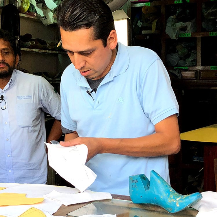 MARCO ANTONIO VERA SANTIAGO, ONE OF THE FEW CUSTOM SHOEMAKERS LEFT IN OAXACA, SHOWS US HOW IT’S DONE.