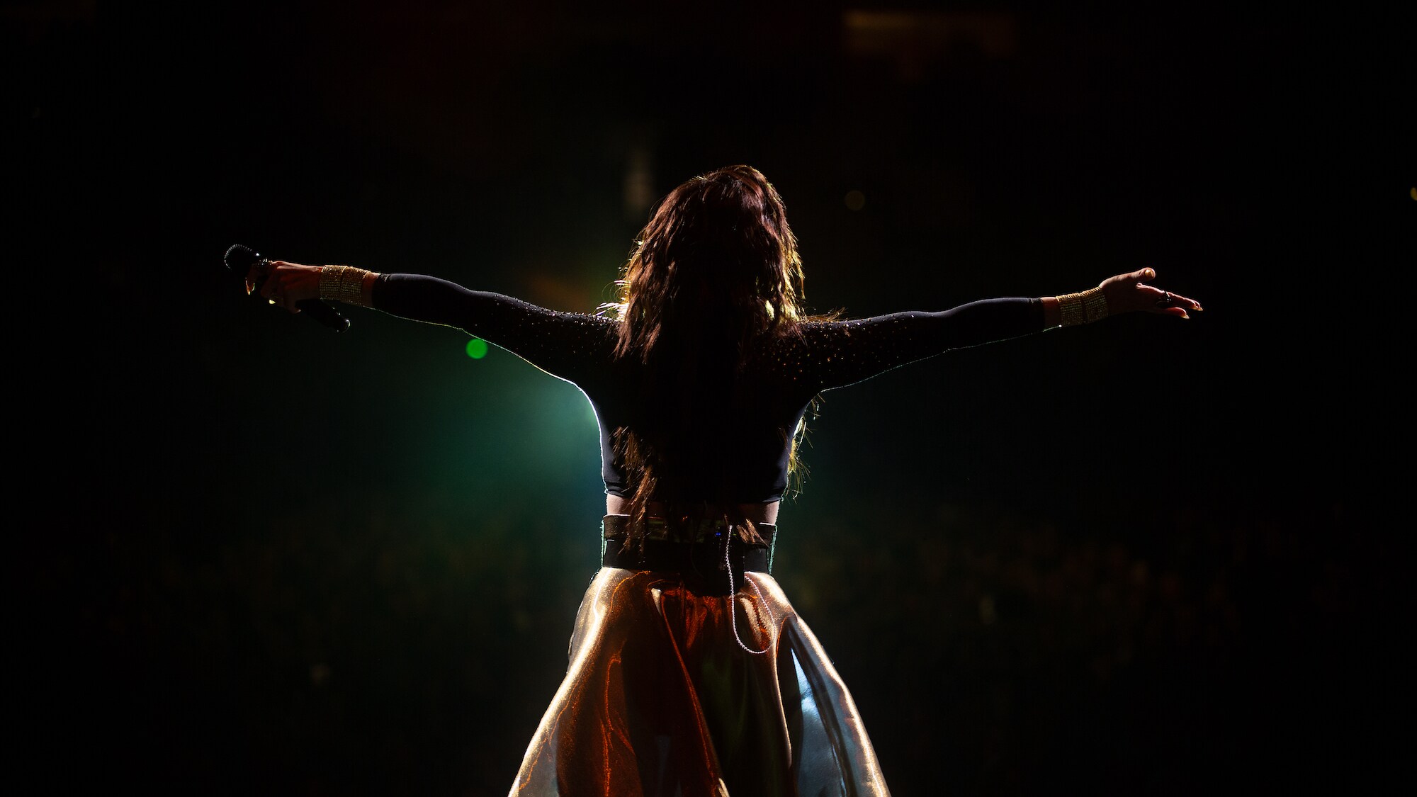 Tony Award®-winning actress and singer Idina Menzel takes audiences on an intimate journey into her life on and off the stage in the new Disney+ documentary "Idina Menzel: Which Way to the Stage?" from Disney Branded Television. (Photo by Eric Maldin/Walkman Productions Inc.)