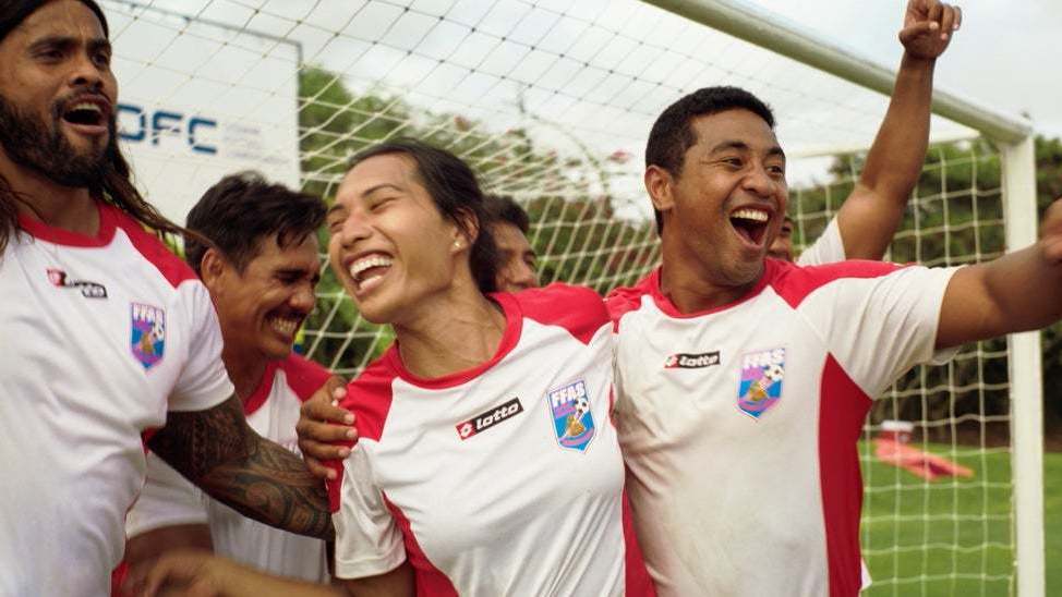 “QUEM FIZER GANHA”: CONHEÇA JAIYAH SAELUA, A PRIMEIRA ATLETA TRANS DO FUTEBOL