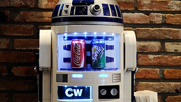 Cho Woong - Star Wars collection: R2-D2 soda machine