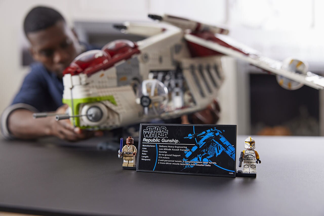 LEGO Star Wars Republic Gunship lifestyle image