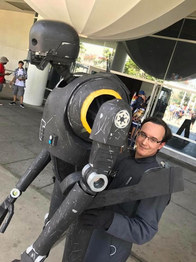 Most Impressive Fans: Darren Moser's Towering and Brilliant K-2SO Cosplay