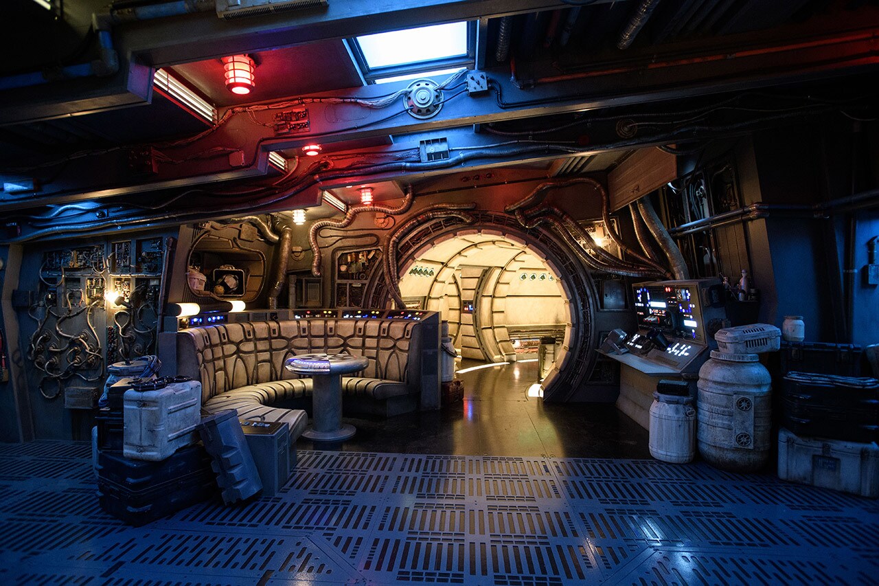 The hold inside Millennium Falcon: Smugglers Run.