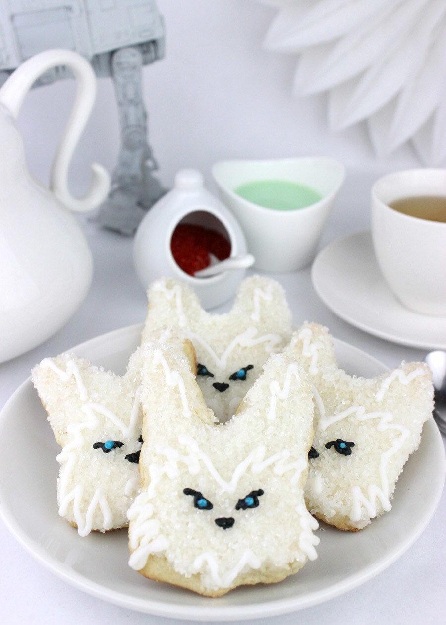 Cooked scones decorated like the crystal foxes from Star Wars: The Last Jedi. The foxes have blue eyes made using blue food gel, and their sparkling fur is created using sanding sugar.