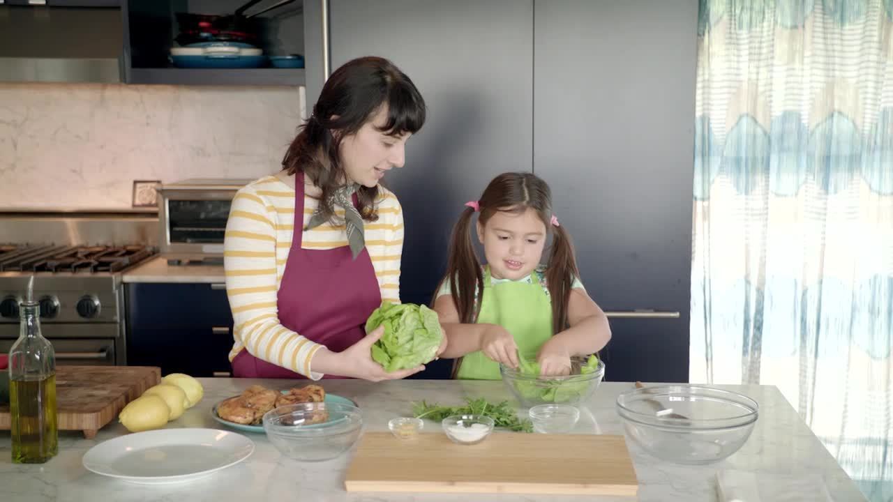 Flavors of the World with Doc McStuffins- American-inspired Chicken Lettuce Cups