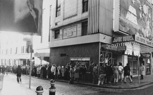 Star Wars 1977 London opening queues