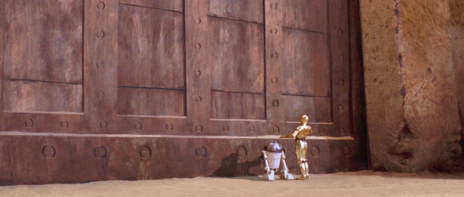 R2-D2 and C-3PO at Jabba's palace in Star Wars: Return of the Jedi