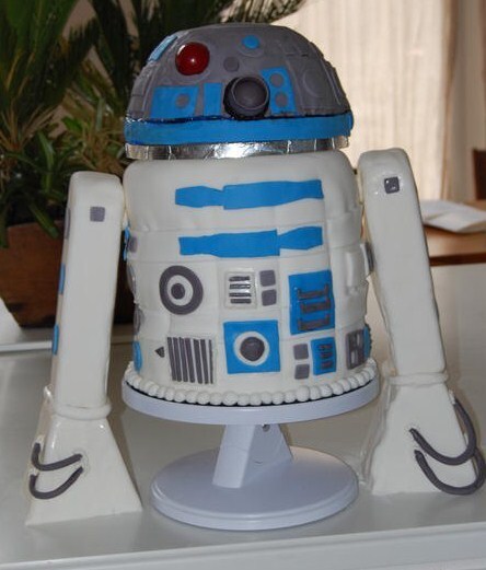R2-D2 cake by TK Peggy