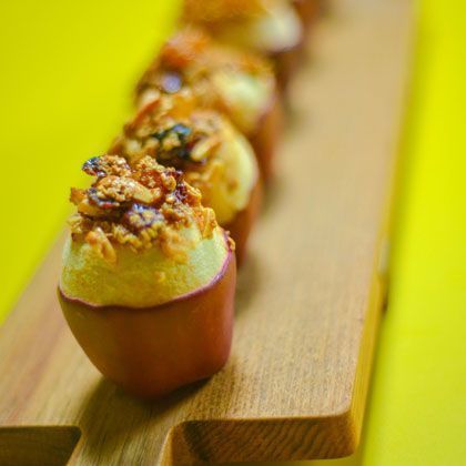 Snow Whiteâ€™s Magic Wishing Apples | Disney News