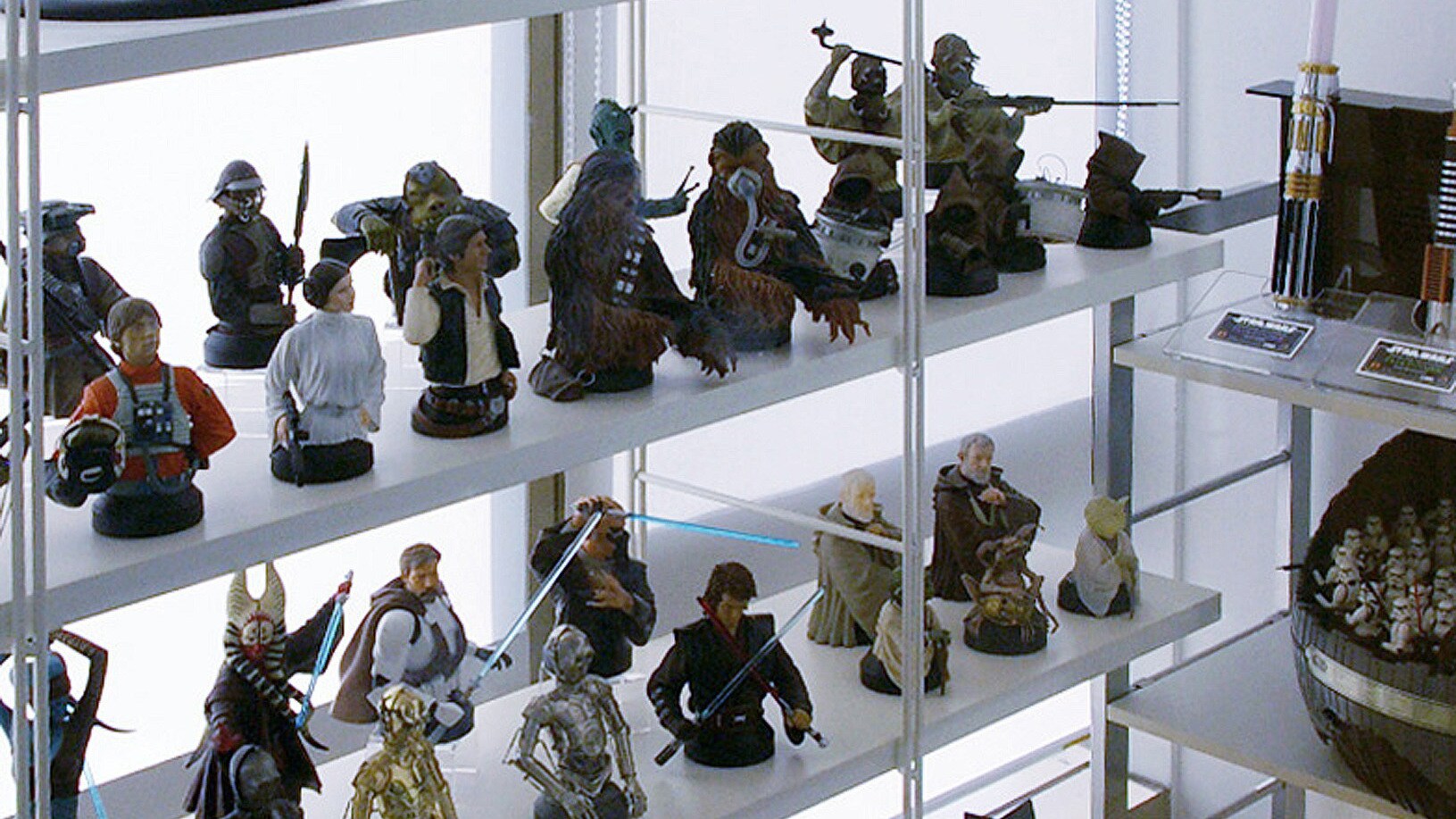 Cho Woong - Star Wars collection: Star Wars props and collectibles