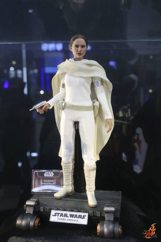 Hot Toys' Padmé Amidala figure