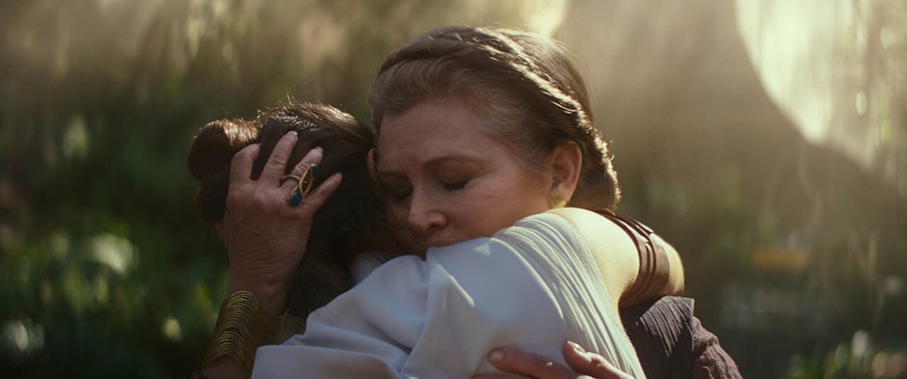Leia and Rey embrace in The Rise of Skywalker.