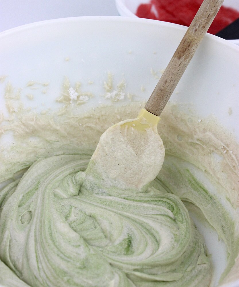 Frosting mix for Boba Fett banana bread muffin