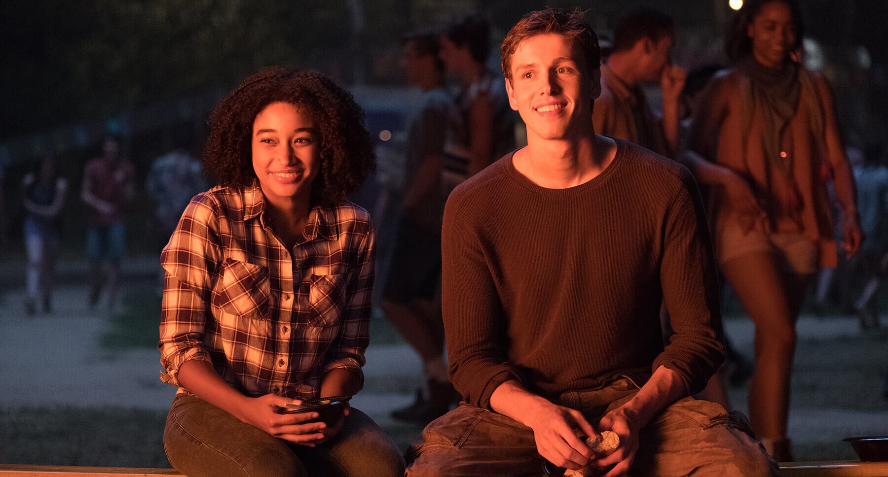 Actors Amandla Stenberg (as Ruby Daly) and Harris Dickinson (as Liam Stewart) in the movie "The Darkest Minds"