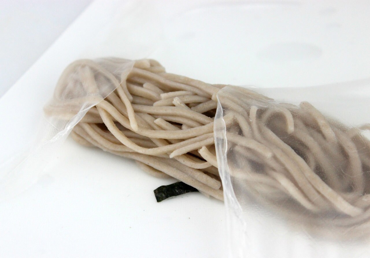 Bundle-cooked soba noodles for Chewbacca noodle rolls.