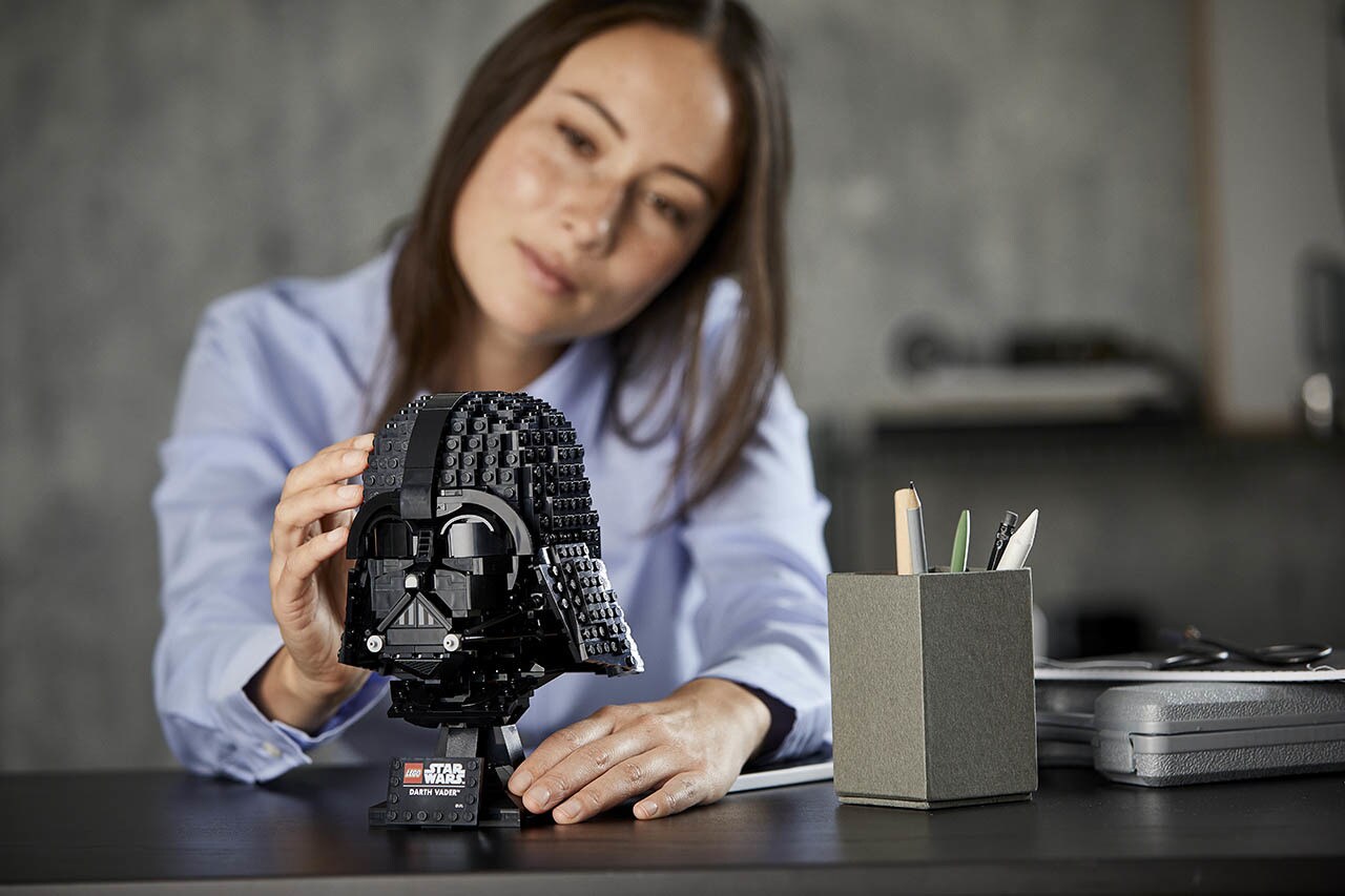 LEGO Star Wars Darth Vader helmet