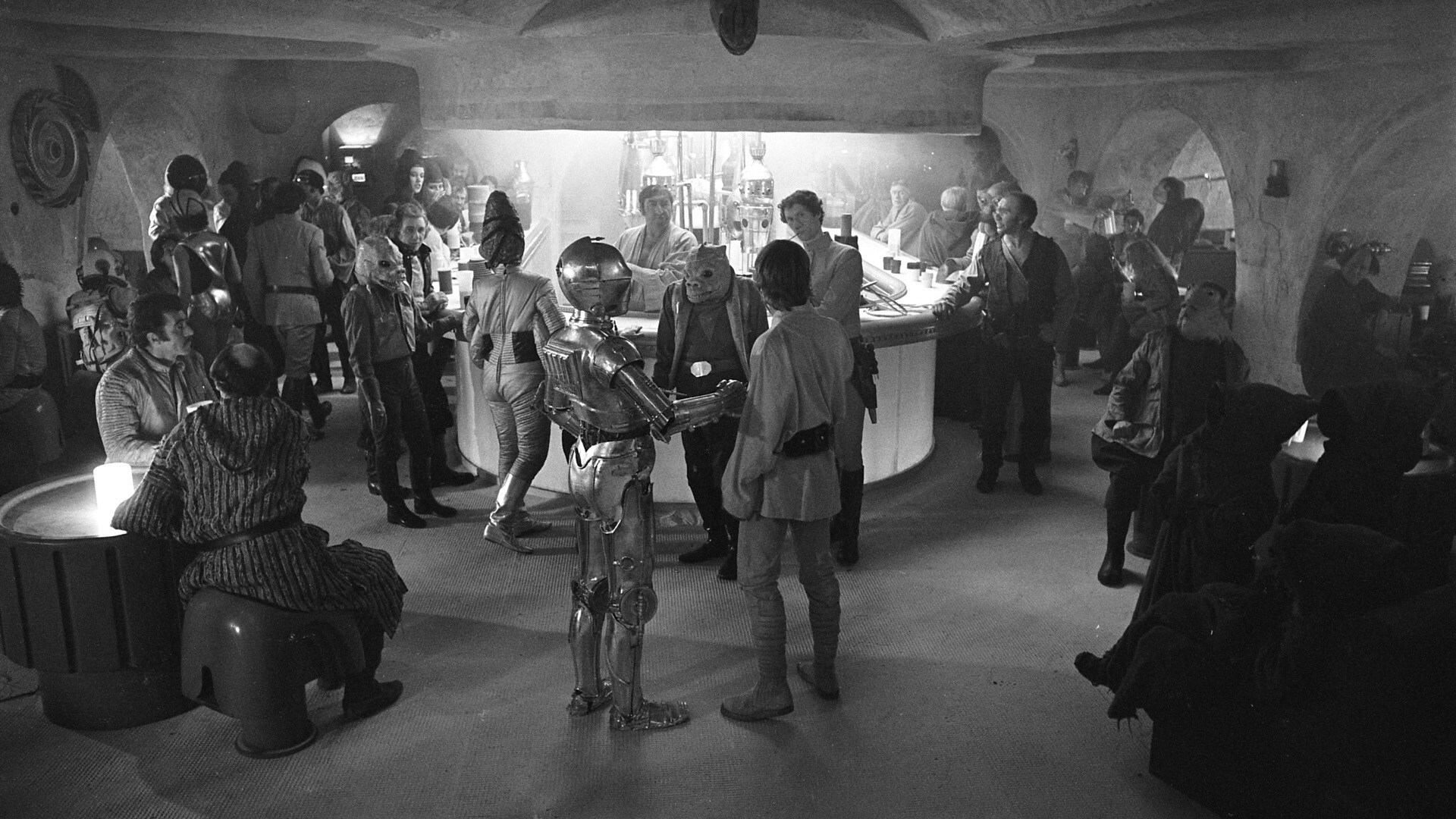 Poll: Who Is Your Favorite Mos Eisley Cantina Patron?