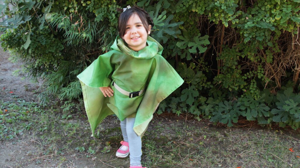 DIY Star Wars Halloween costume, camouflage cape on a girl.