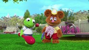 Piggy and Gonzo's Show and Tell