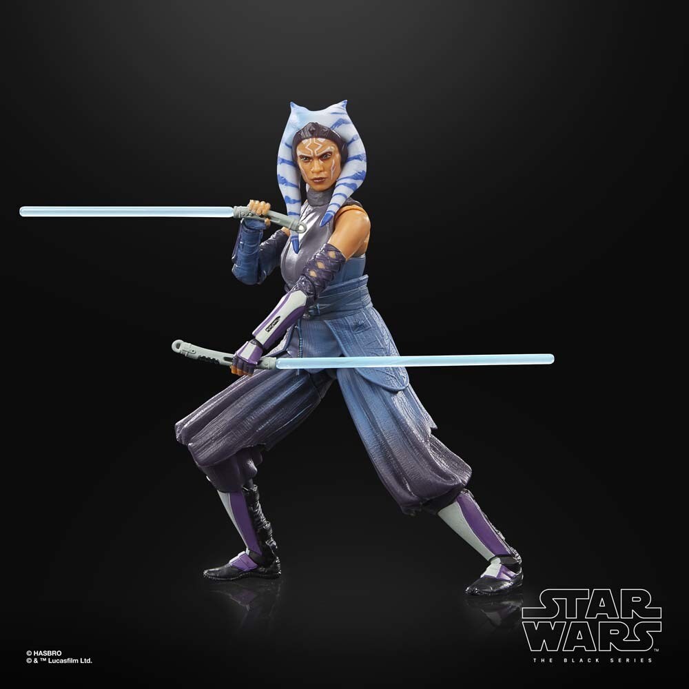Star Wars: The Black Series Credit Collection Ahsoka Tano with two lightsabers.