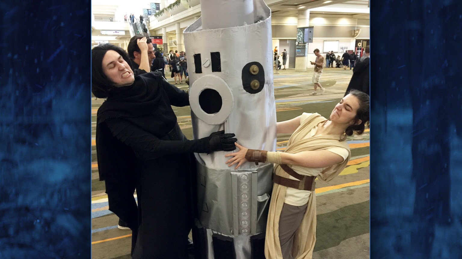 Most Impressive Fans: Moya Kojima's Skills Are Complete with Her Giant-Size Lightsaber Cosplay