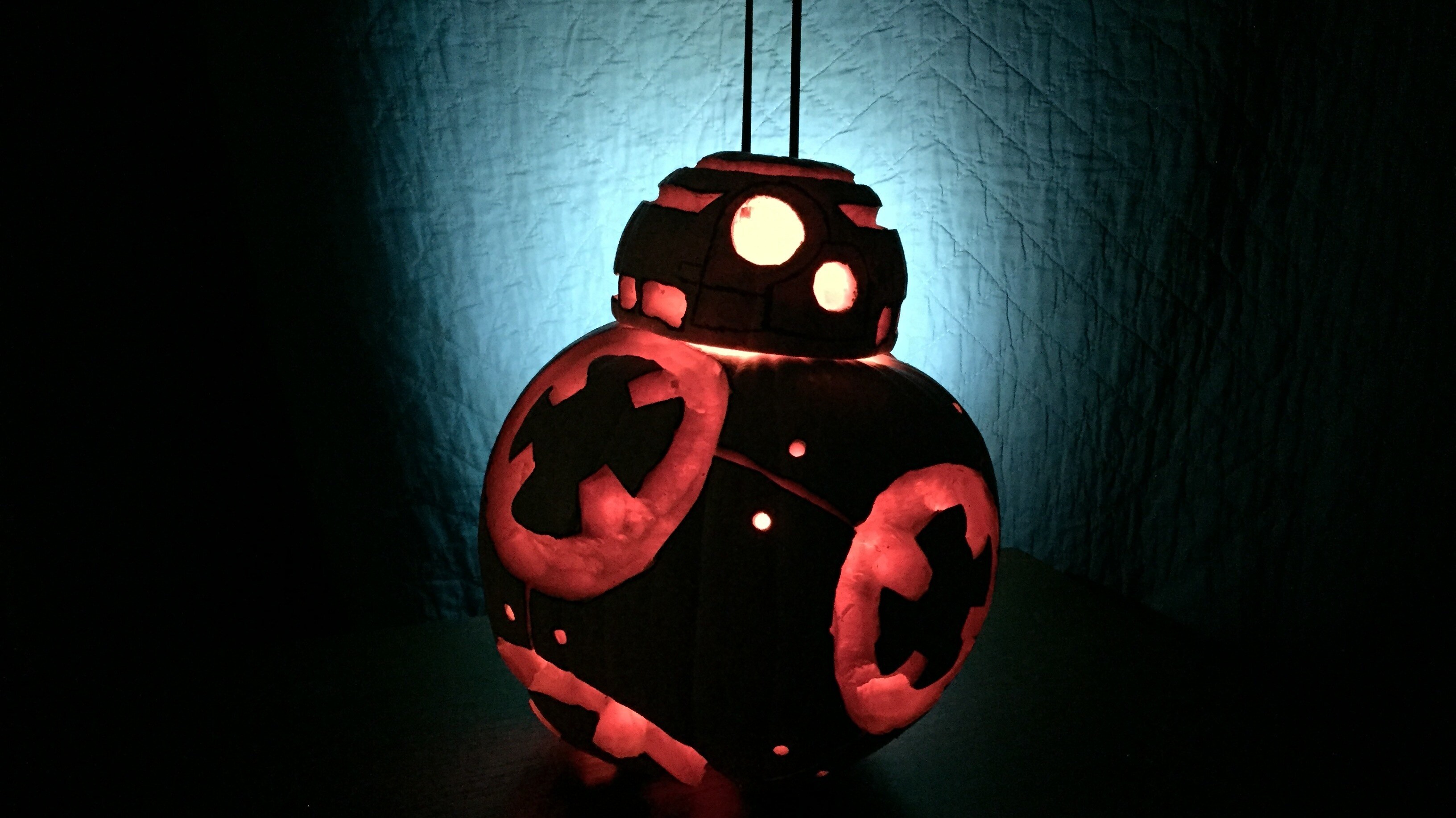 BB-8 jack o'-lantern