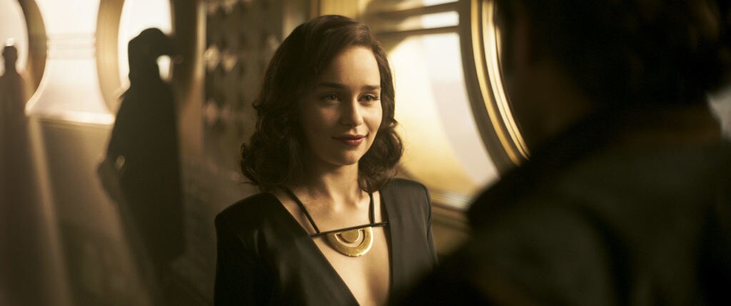 Qi'ra smirks.