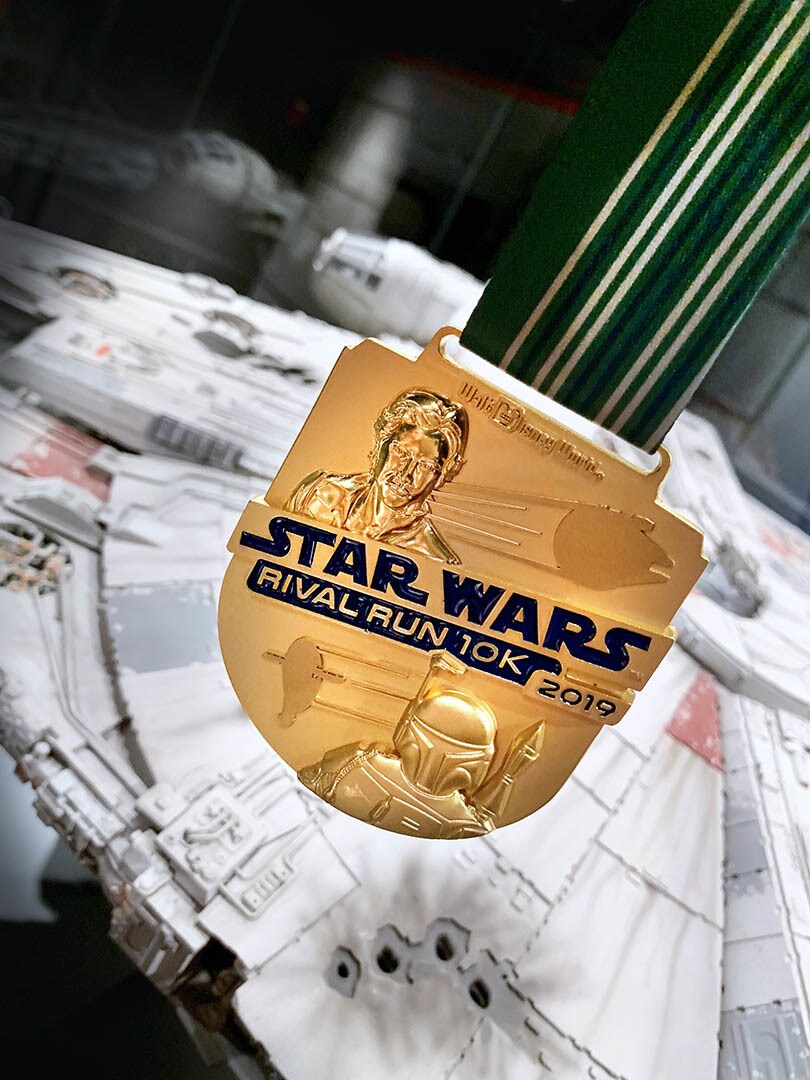 runDisney medal for Star Wars Rival Run 10K | Han Solo and Boba Fett