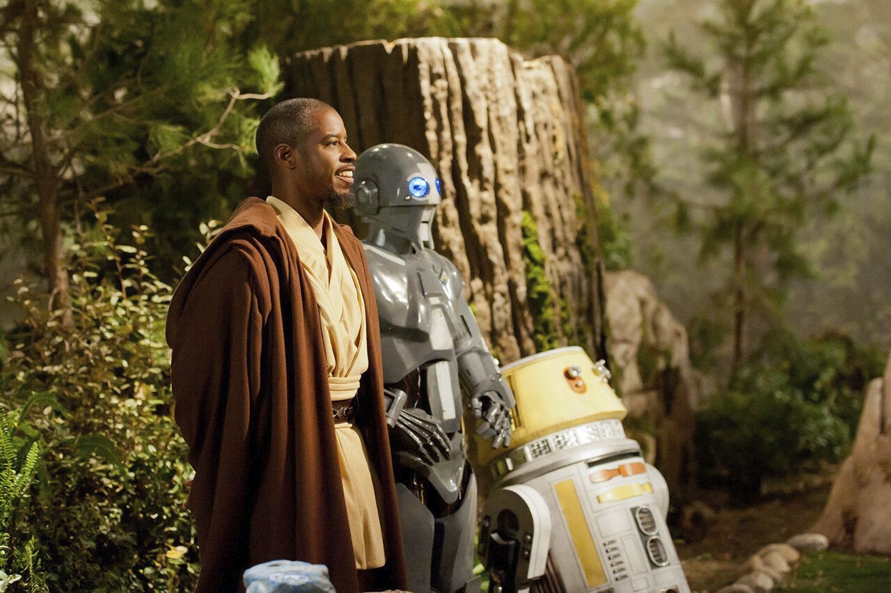 Jedi Master Beq (Ahmed Best) oversees the action with his droid companions AD-3 (voiced by Mary Holland) and LX-R5.