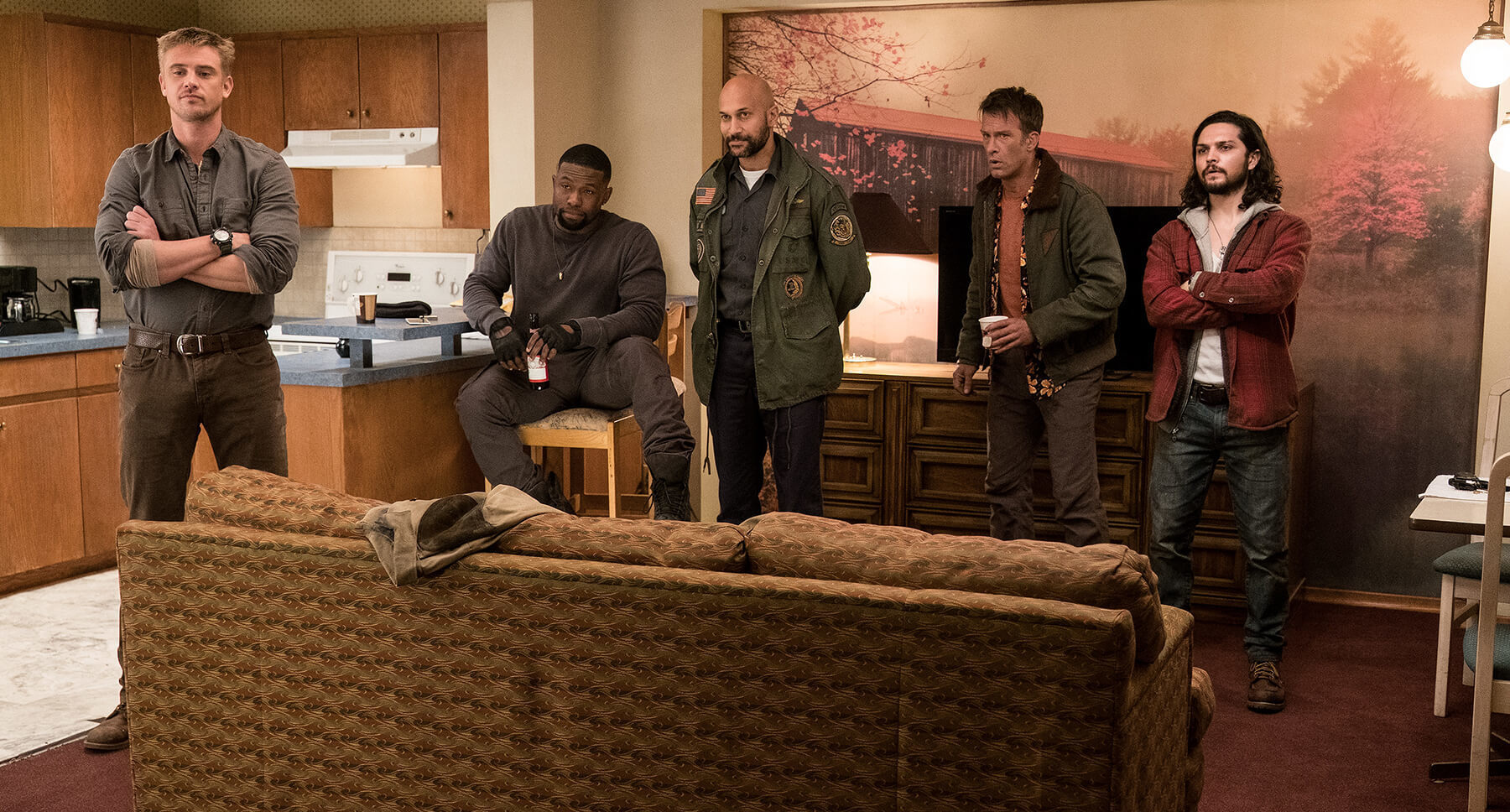 Thomas Jane, Keegan-Michael Key, Boyd Holbrook, Augusto Aguilera, and Trevante Rhodes in "The Predator"