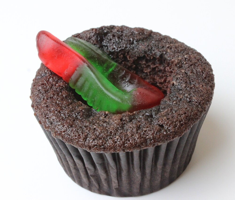 Barriss Offee cupcake - worm filled