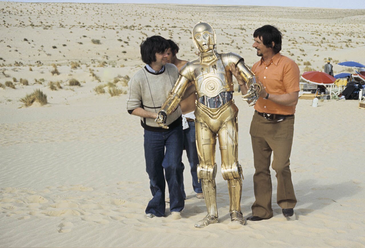 Anthony Daniels behind the scenes of Star Wars