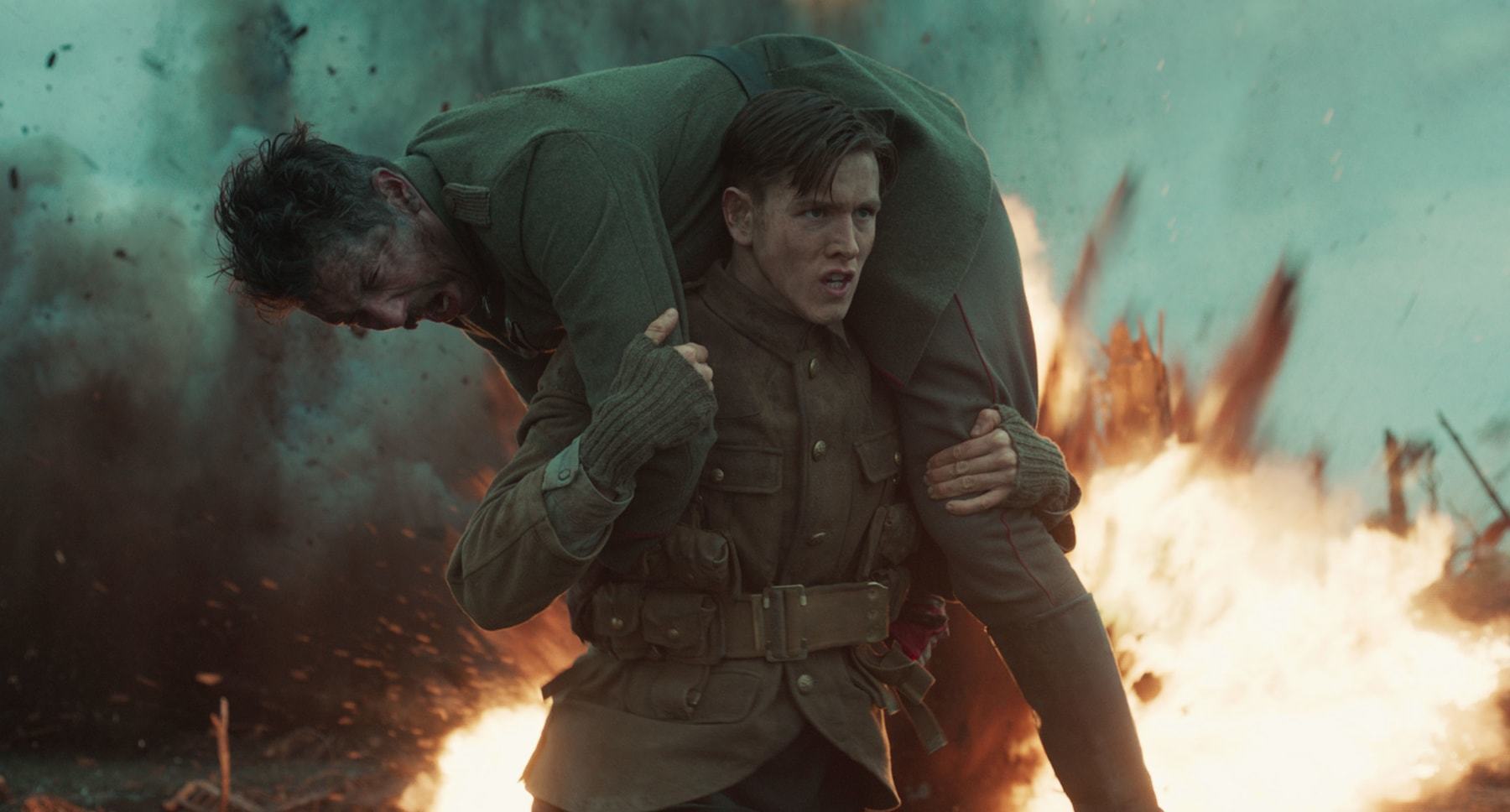  Harris Dickinson (as Conrad) carrying a soilder in the movie "The King's Man"