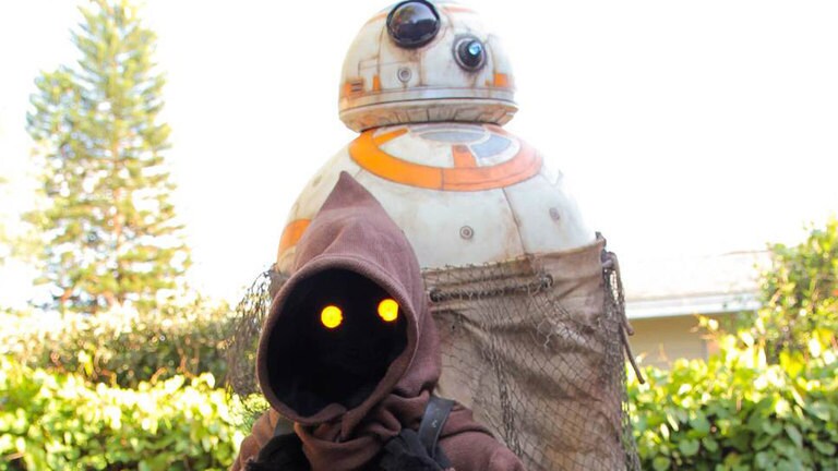 Fully Operational Fandom: A Jawa Meets BB-8 in This Brilliant