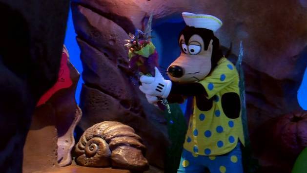Goofy's Romantic Disney Side Is In Bloom! | Disney Video